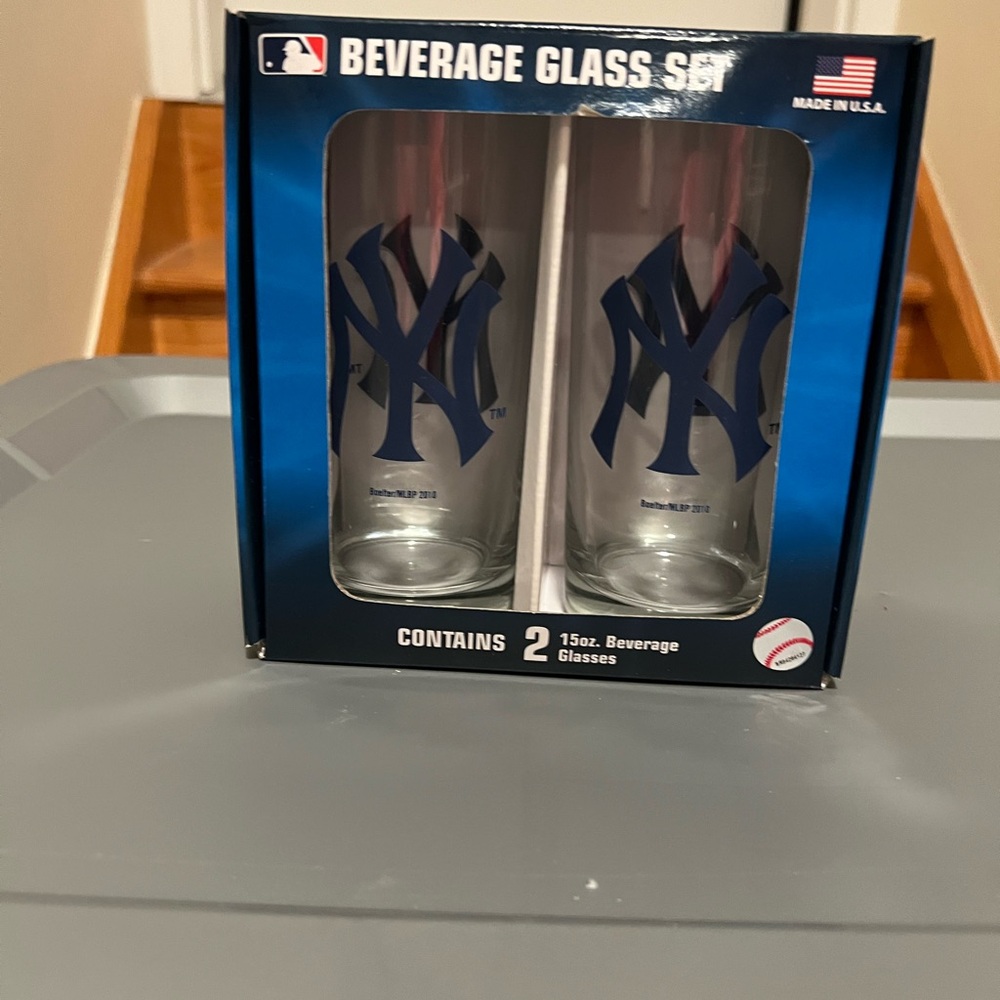 MLB Beverage Glass Set with Logo